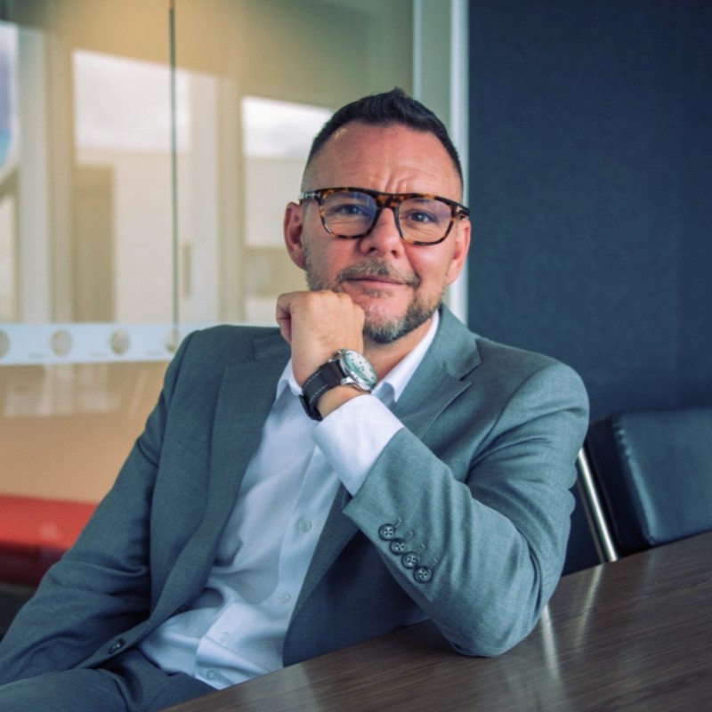 [Márc~él Sí~éírá~]